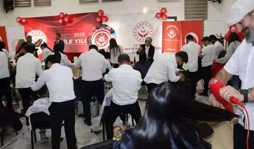 Gönüllü kuaförler, korunma altındaki 100 çocuğa saç bakımı yaptı