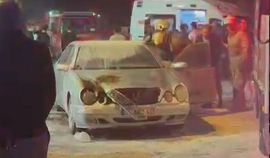 Eşiyle kavga etti, otomobiliyle birlikte kendini ateşe verdi