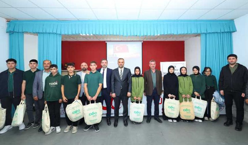 Onikişubat’ta ‘Gönülleri Giydiriyoruz’ Projesi tüm hızıyla devam ediyor