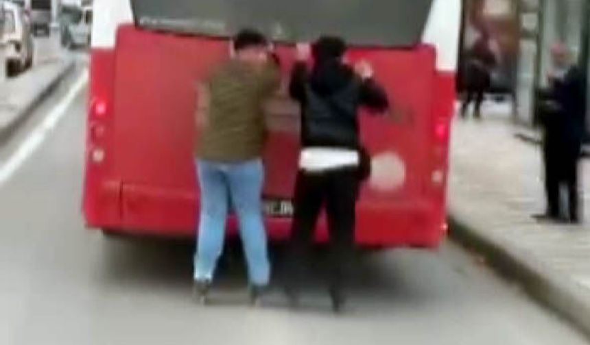 Kahramanmaraş’ta Patenli Çocukların Otobüs Arkasında Tehlikeli Yolculuğu Kamerada