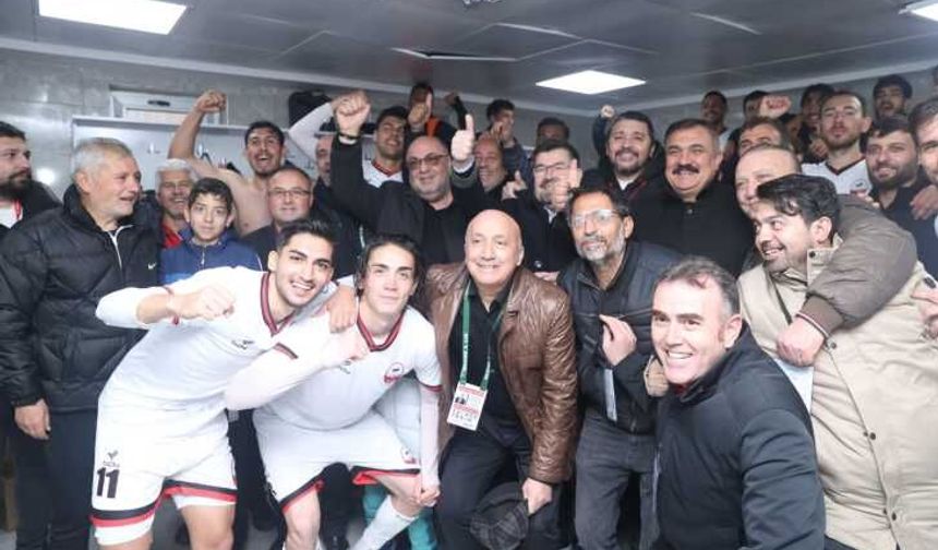 Başkan Akpınar’dan Karpedo Dondurma Kahramanmaraşspor’a Galibiyet Hediyesi