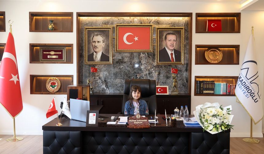 Dulkadiroğlu Belediyesi'nde Başkanlık Makamı Ecrin Nisanur Aşgan’a Emanet Edildi