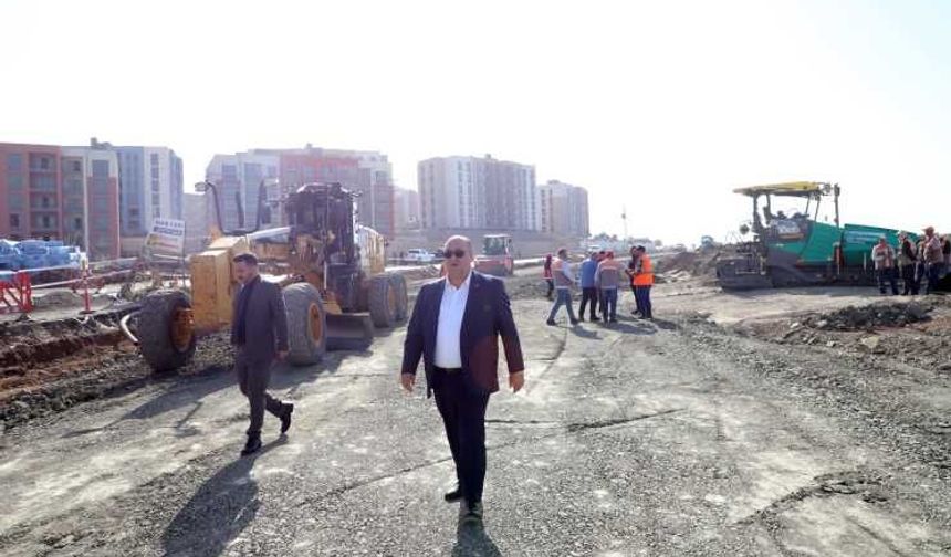 Başkan Akpınar Doğukent Mahallesinde Devam Eden Çalışmaları Yerinde İnceledi