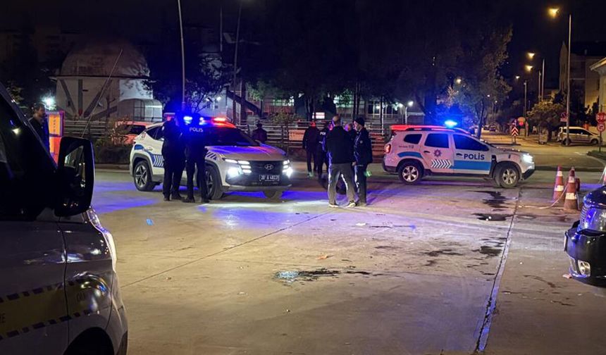 Akaryakıt istasyonunda bıçaklı kavga: 1 ölü, 2 yaralı