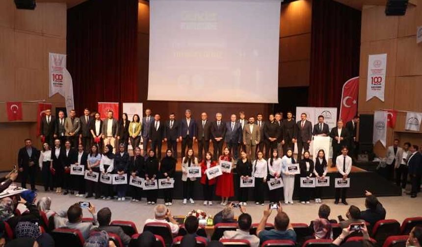 Gençler Kürsüde Projesi İl Finali Yoğun Katılımla Gerçekleştirildi