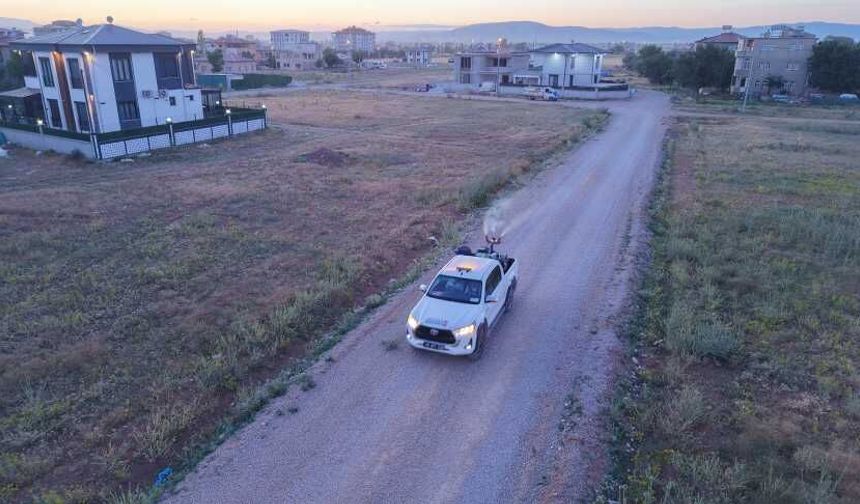 Elbistan’da Parklar, Bahçeler ve Sokaklar İlaçlanıyor