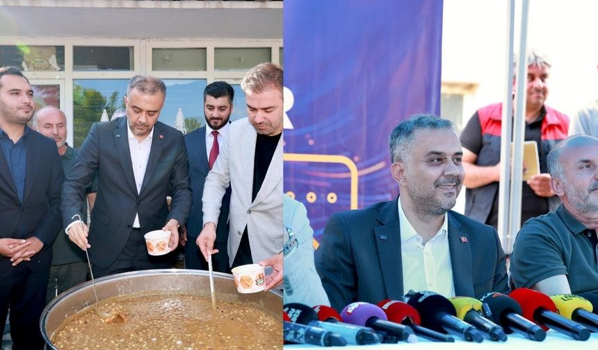Başkan Toptaş önce aşure dağıttı, sonra vatandaşların sorularını yanıtladı
