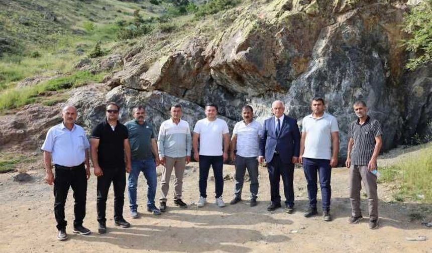 Göksun'da Yıllardır Beklenen Yol İçin İlk Kazma Vuruldu