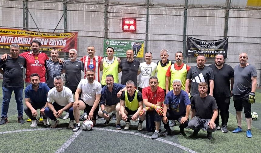 Başkan Toptaş eski takım arkadaşlarıyla sahada ter döktü