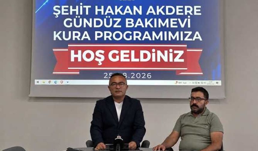 Onikişubat Belediyesi’nin 45 farklı mahalleden başvuru alan Gündüz Bakımevi’nde yeni dönemin kuraları çekildi
