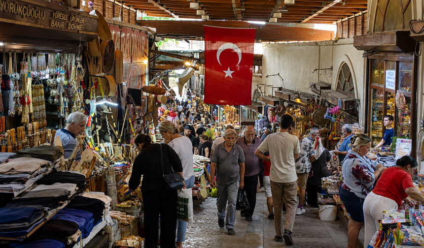 Kahramanmaraş’ta Kapalı Çarşı Hafta İçi de Yoğun