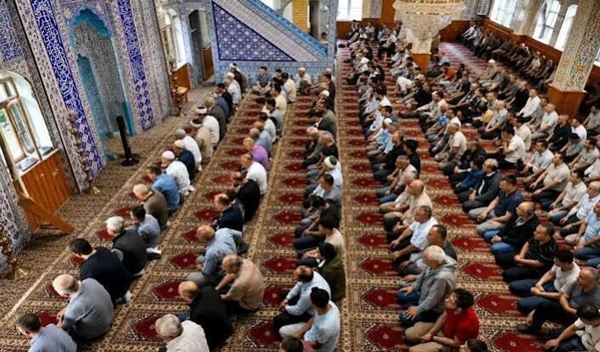 Kahramanmaraş'ta cuma namazı bugün saat kaçta? İşte beklenen vakit