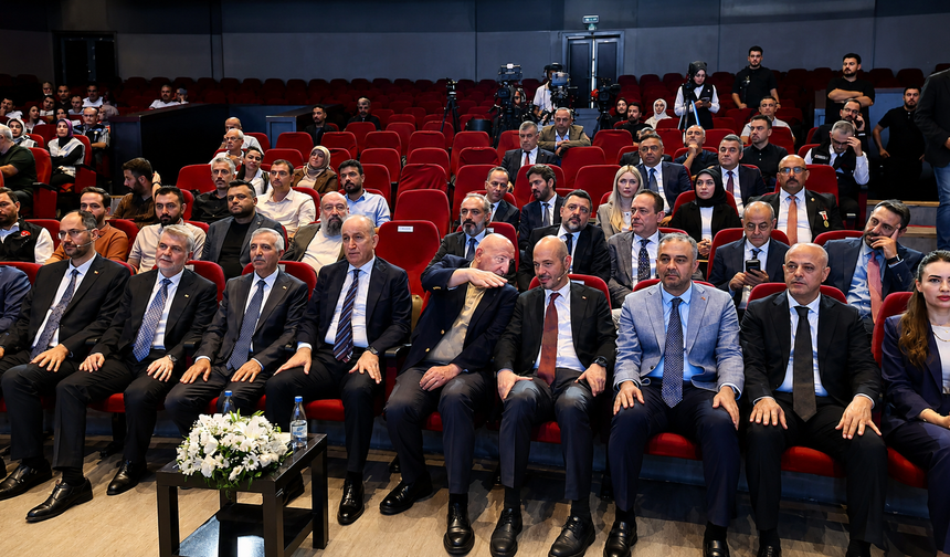 Kahramanmaraş'ta Dirençli Şehirler Zirvesi: Yeniden İnşa ve Afetlere Hazırlık Masaya Yatırıldı