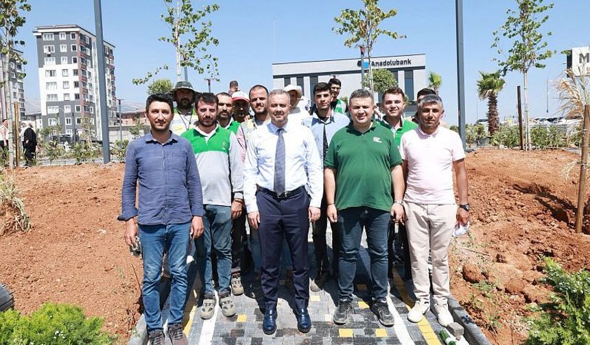 Başkan Toptaş, mahallelerin yaşam kalitesini artıran parkları ziyaret etti
