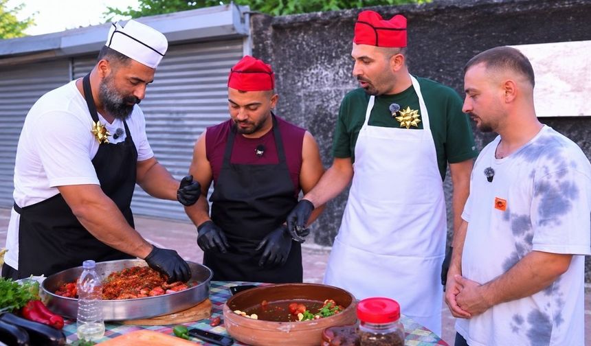 Ünlü YouTuberlar Eli Böğründe Yaptı