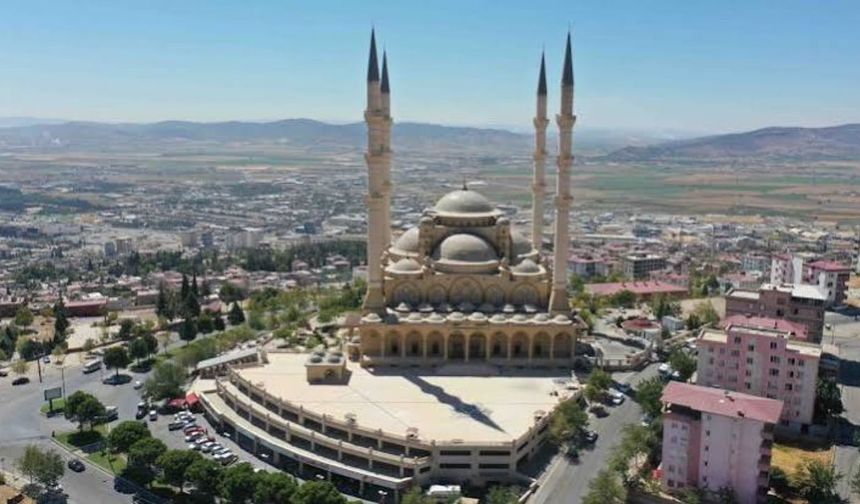 Kahramanmaraş’ta Cuma Namazı Saat Kaçta Kılınacak?