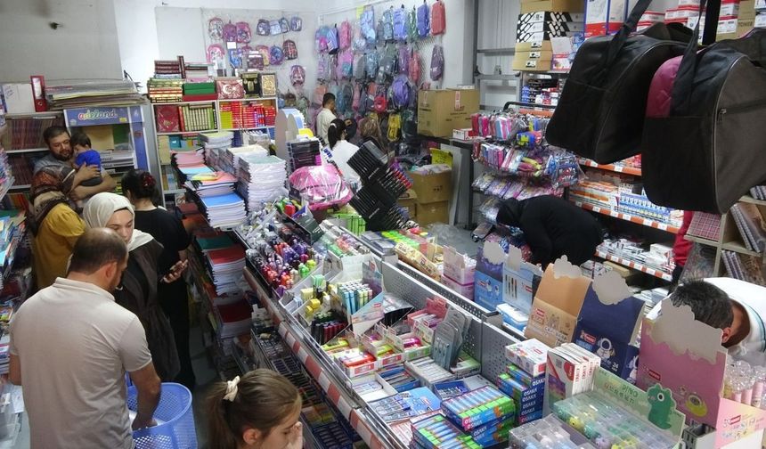 Okullar açılıyor, kırtasiyelerde hareketlilik başladı