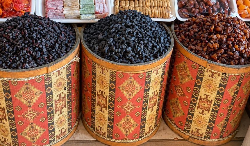 Kahramanmaraş’ta Kışa Hazırlanan Kuru Üzümler Faydalarıyla Öne Çıkıyor