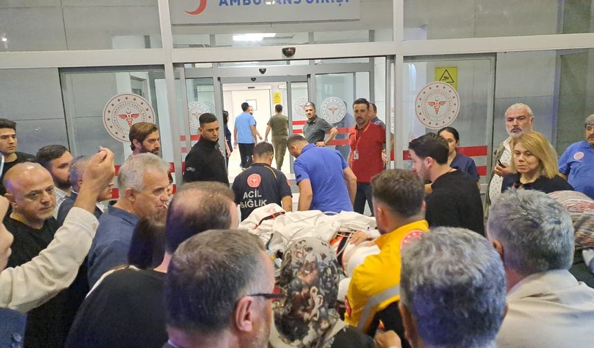 Trafik Kazası Geçiren Milletvekili Karakoç, Kahramanmaraş Devlet Hastanesi'ne Sevk Edildi