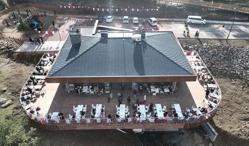 Kahramanmaraş Ali Kayası Cam Teras’ta güncel yemek-içme fiyatları