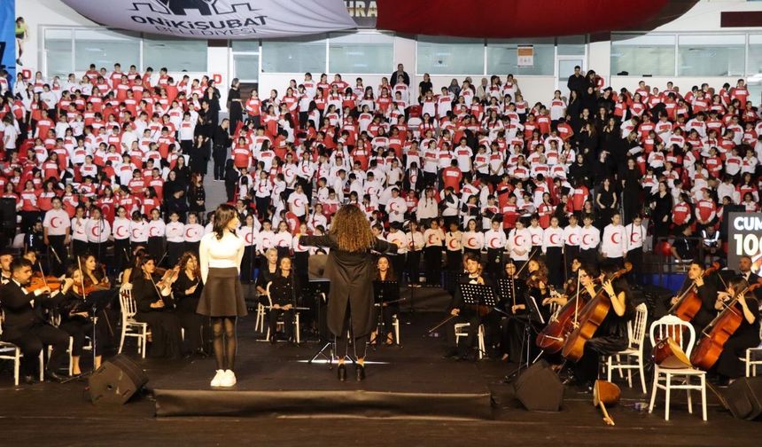 Cumhuriyet için 1300 Ses Aynı Sahneye Çıktı