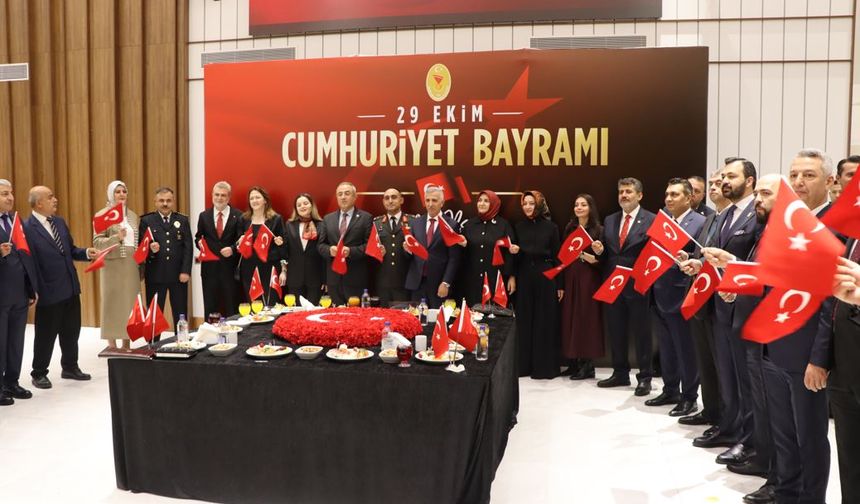 Kahramanmaraş’ta Cumhuriyet’in 103’üncü Yılına Özel Kabul Töreni Düzenlendi