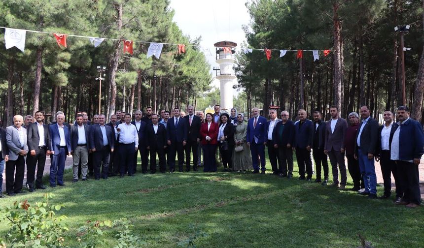Kahramanmaraş Anahtar Parti Teşkilatı Muhtarlarla Bir Araya Geldi
