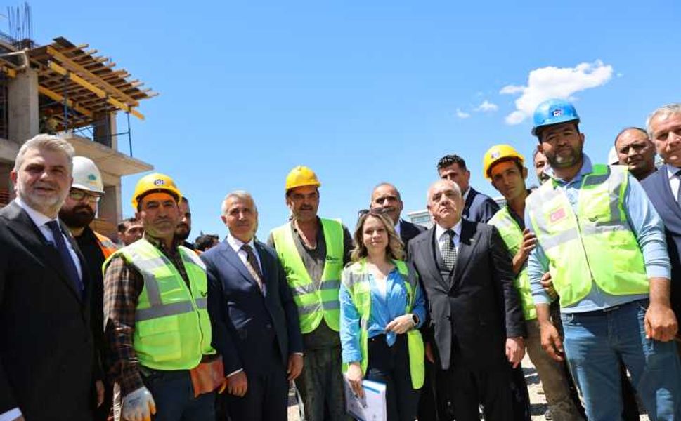Azerbaycan Başbakanı Ali Asadov Kahramanmaraş'ta ziyaretlerde bulundu