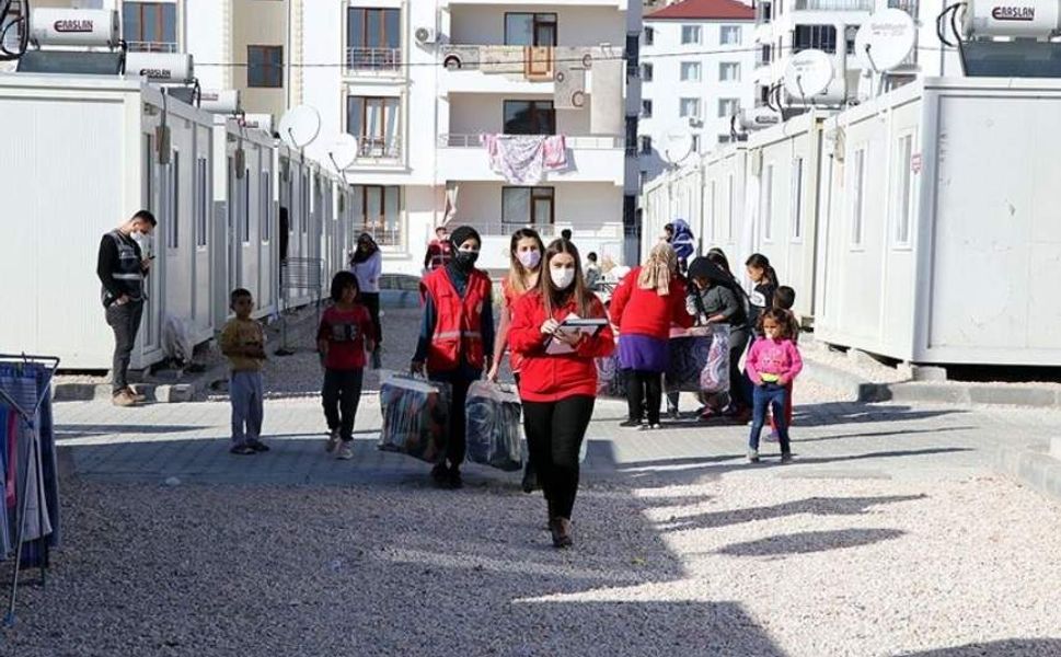 Türk Kızılay, konteyner kentlerdeki içme suyu ihtiyacını karşılıyor