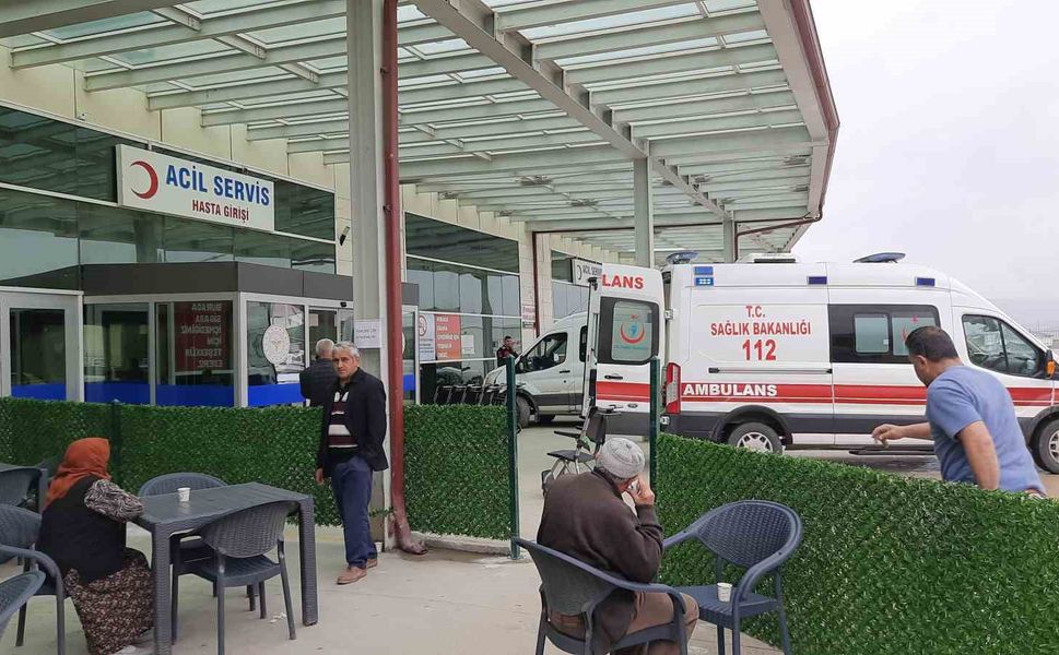 Av tüfeğiyle oynayan genç kendini vurdu