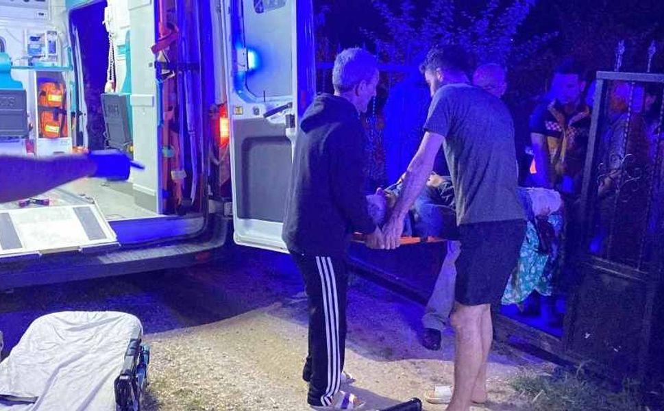 Aile içi kavgada ablasını ve eniştesini vurdu