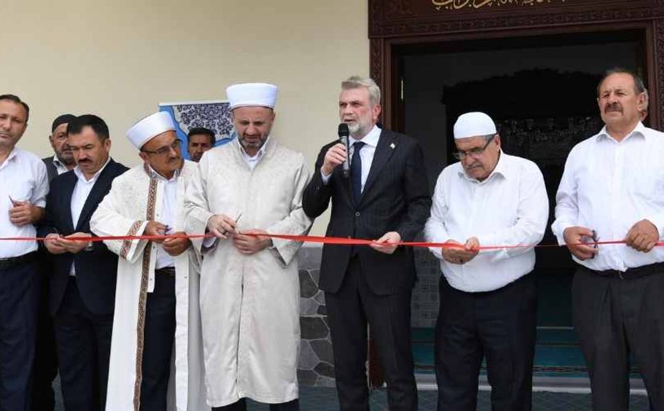Dulkadiroğlu Osmangazi Camii İbadete Açıldı