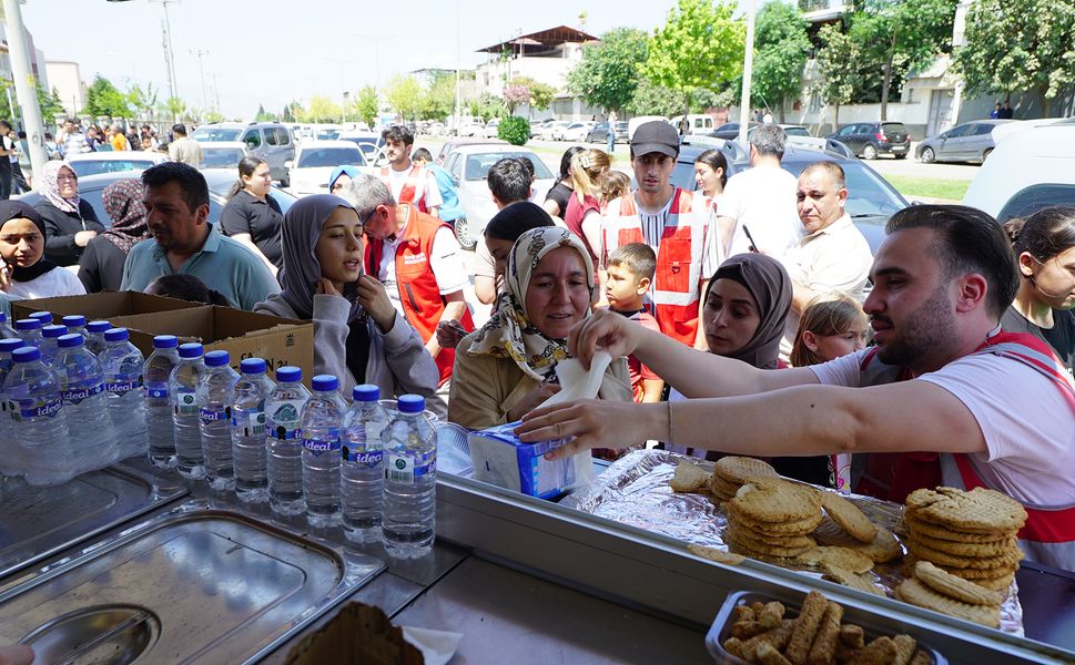 Büyükşehir, Öğrenci ve Velilerin LGS Heyecanına Ortak Oldu