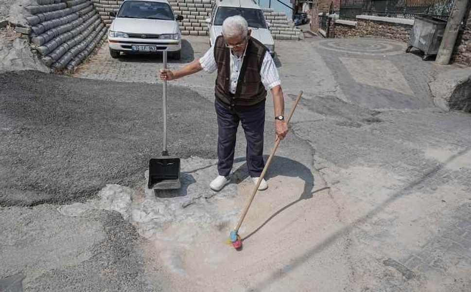 452 yıllık izi, her gün göreviymiş gibi temizliyor