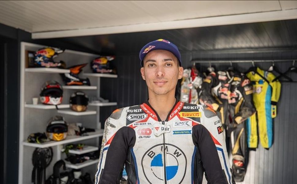 Milli motosikletçi Razgatlıoğlu, superpole yarışını kazandı