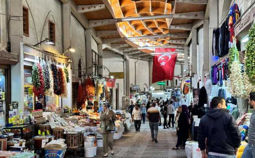 Kapalı Çarşı’da kışlık ürünlerde fiyatlar fırladı