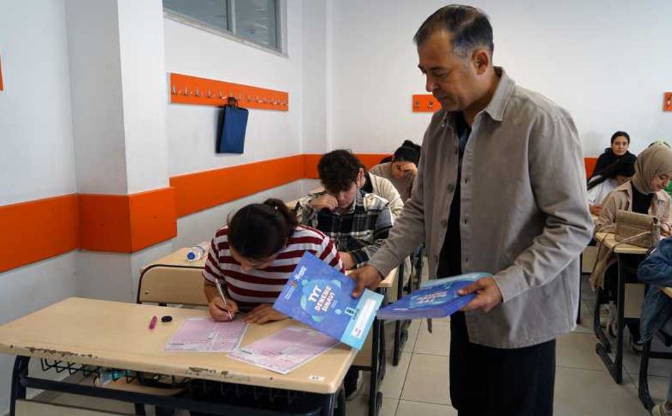 Büyükşehir’den Üniversite Yolunda Gençlere Güçlü Destek