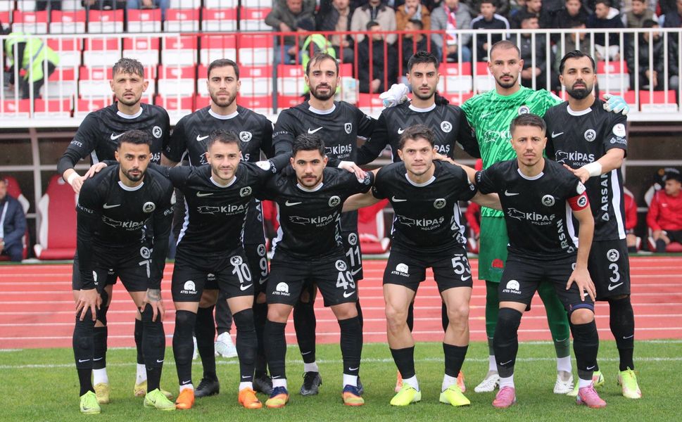 İstiklalspor 3 puanı uzatmalarda kaptı, tribünleri ayağa kaldırdı