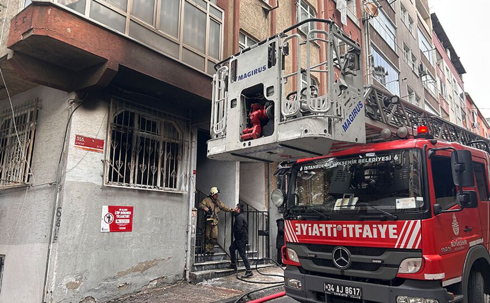 5 yaşındaki çocuk çakmakla oynarken evi yaktı