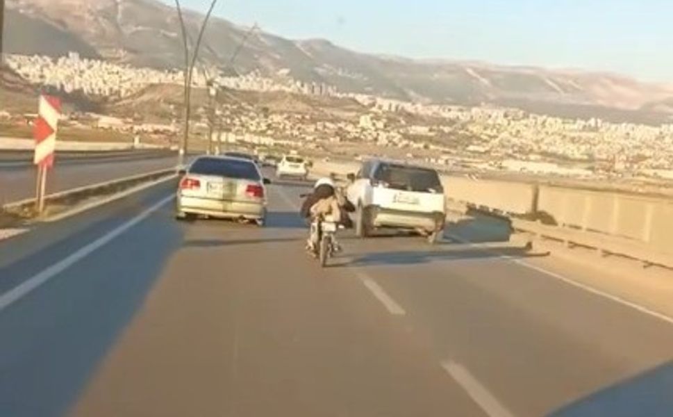 Kahramanmaraş’ta motosikletle tehlikeli sürüş kamerada