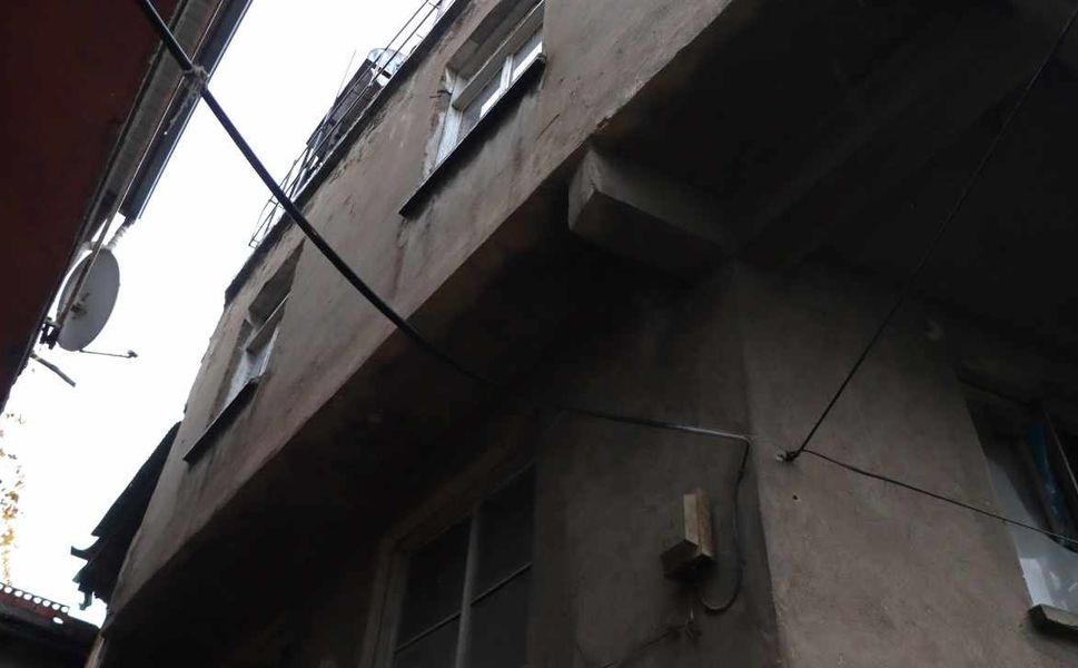 Kahramanmaraş’ta Kapıdan Çıkarken Korkuyorlar, Her An Taş Düşebilir