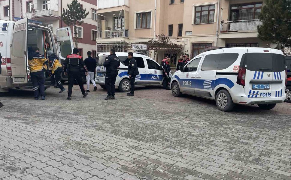 Tüfeğini temizlerken kazara kendini vurdu