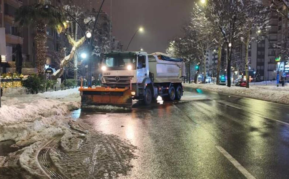 Kahramanmaraş Şehir Merkezinde Arterler Ulaşıma Açık, Buzlanmaya Geçit Yok