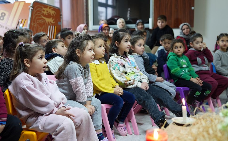 Edebiyatın Şehrinde Minikler Masal Yolculuğuna Çıktı