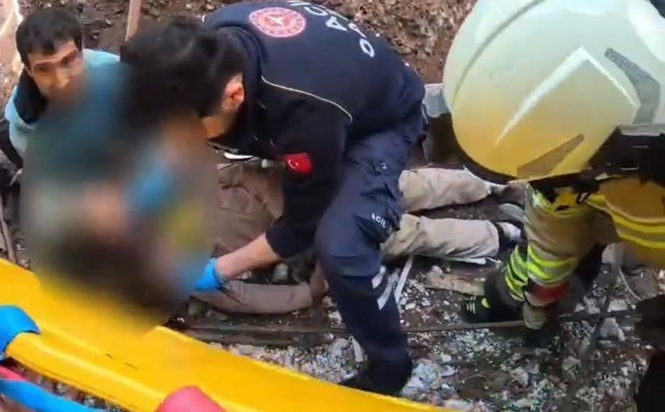 İnşaatta başına demir saplanan işçi ağır yaralandı