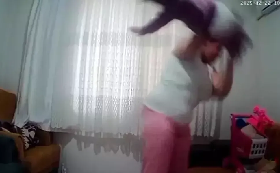 Bebeğine şiddetle suçlanan anne: Bir hata yaptım