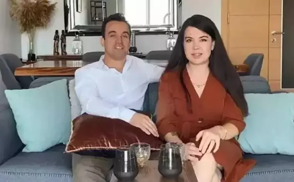Sanal medya ünlüsü Özlem ve Tayyar Öz’ün yurt dışı çıkış yasağı kaldırıldı