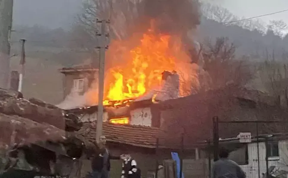 Evlerinde yangın çıkan çift öldü