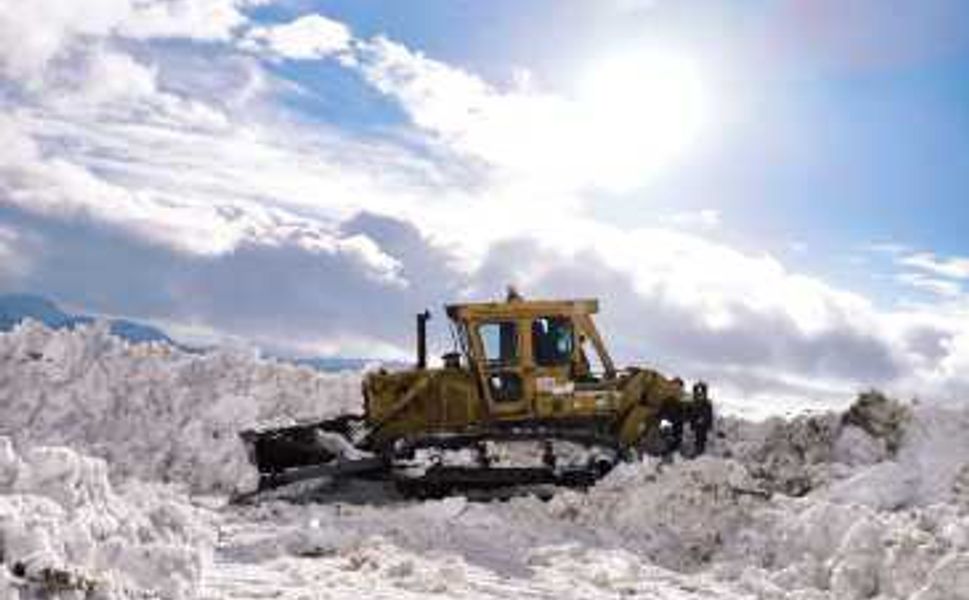 Büyükşehir’den Kırsalda Gece Gündüz Kar Mesaisi