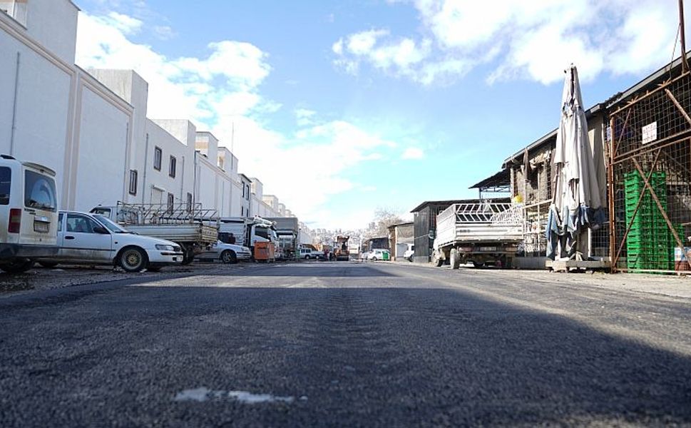 Toptancılar Sitesi’nin Yolu Sıcak Asfaltla Buluşuyor